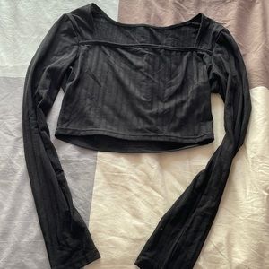 SHEIN Medium Cropped Long Sleeved Top